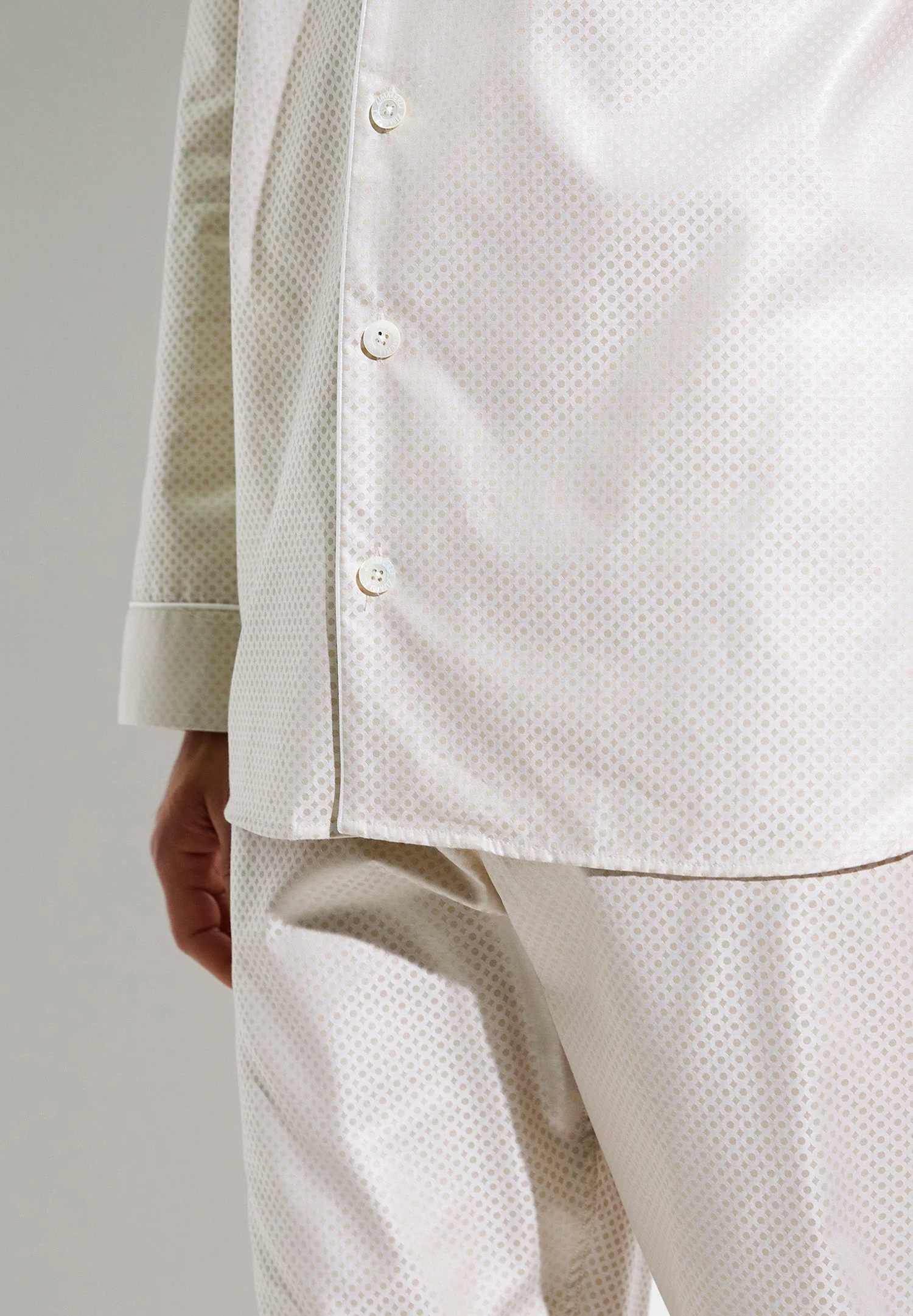Luxury Jaquards | Pyjama lang - cream - Image 4