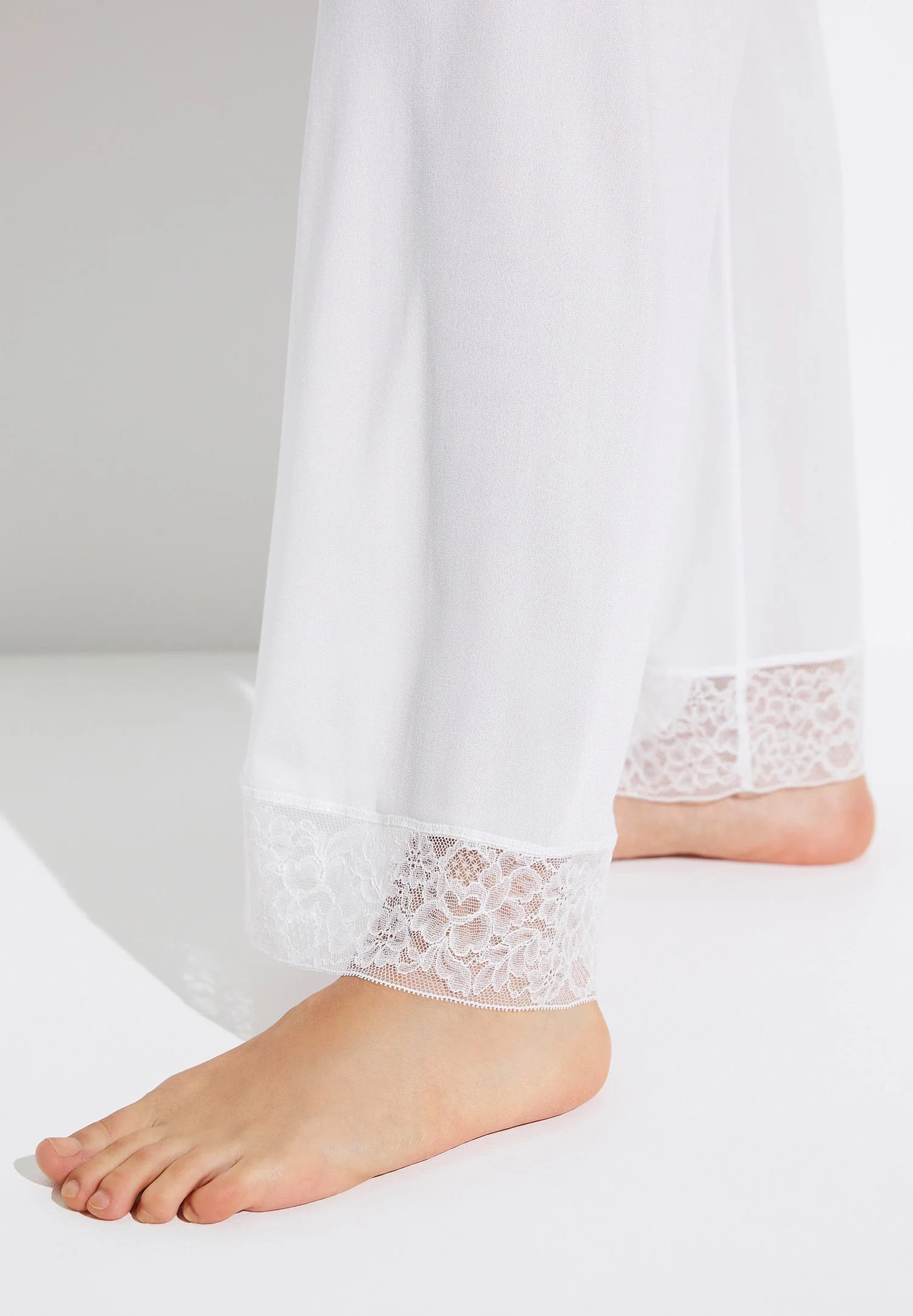 Silk Charmeuse | Hose lang - weiss - Image 4